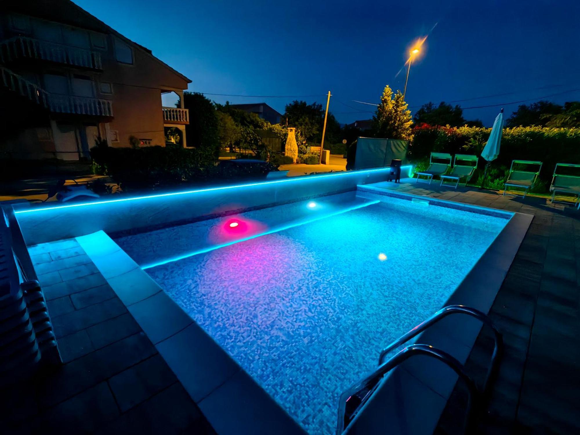 Apartments Lea With Pool Малинска Экстерьер фото
